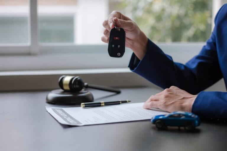 When to Hire an Attorney After a Car Accident